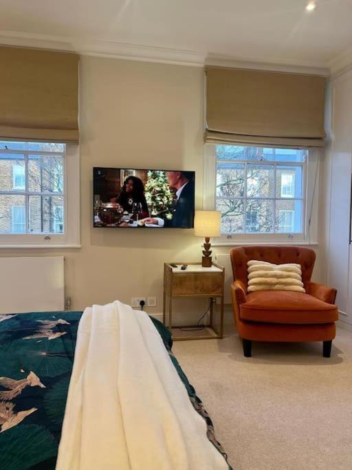Apartamento Flat In The Heart Of Holland Park Londres Exterior foto